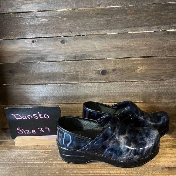 Womens Dansko Black Marbled Patent Leather Clogd Shoes Size EU 37 US 6.5-7 M GUC - Picture 1 of 9